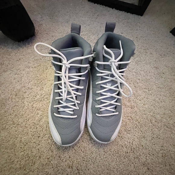 Kids Jordan 12 Cool Grey - Picture 3 of 4